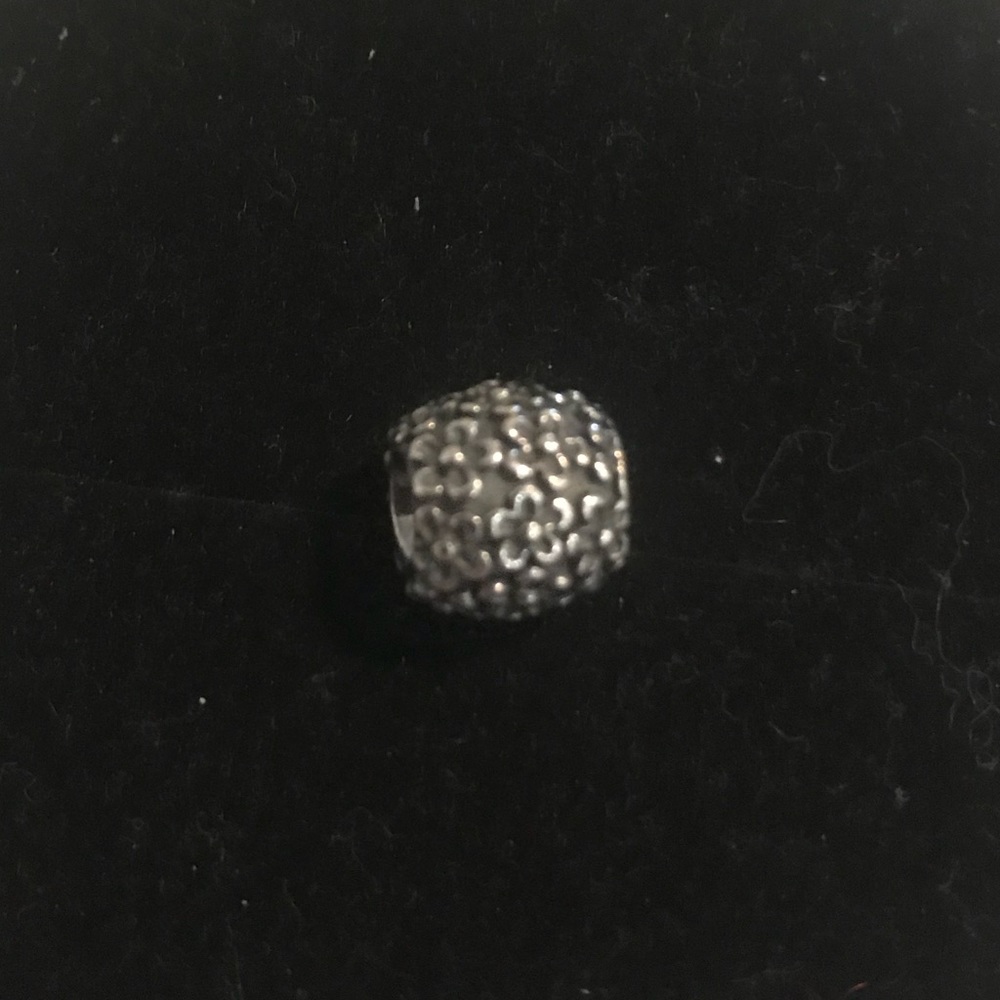 Authentic Pandora large flower bouquet charm